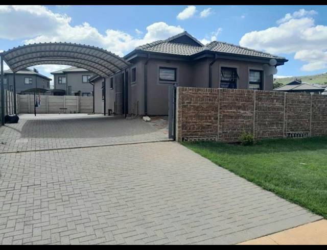 3 BEDROOM HOUSE FOR SALE IN LOTUS GARDENS